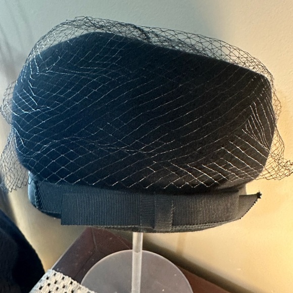 Vintage Black Wool Hat With Black Bow and Netting - Picture 10 of 12